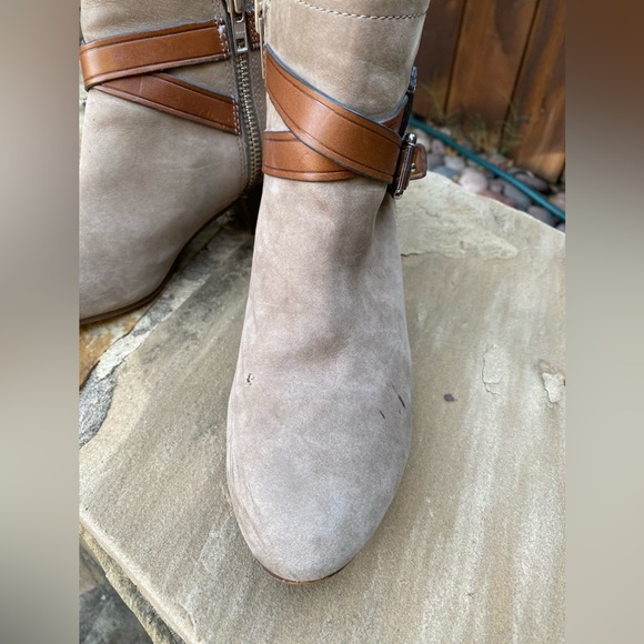 Coach Women’s Booties Block Heel Strap Ankle Boots Sz 6.5 B - Picture 6 of 16